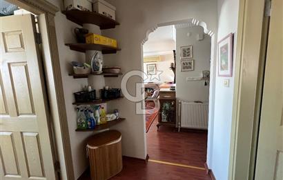 Karşıyaka Donanmacı'da Geniş Teraslı 2+1 Daire 