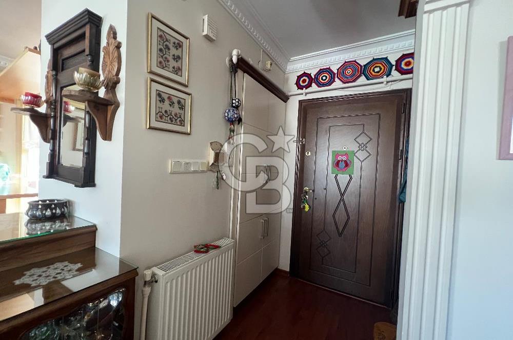 Karşıyaka Donanmacı'da Geniş Teraslı 2+1 Daire 