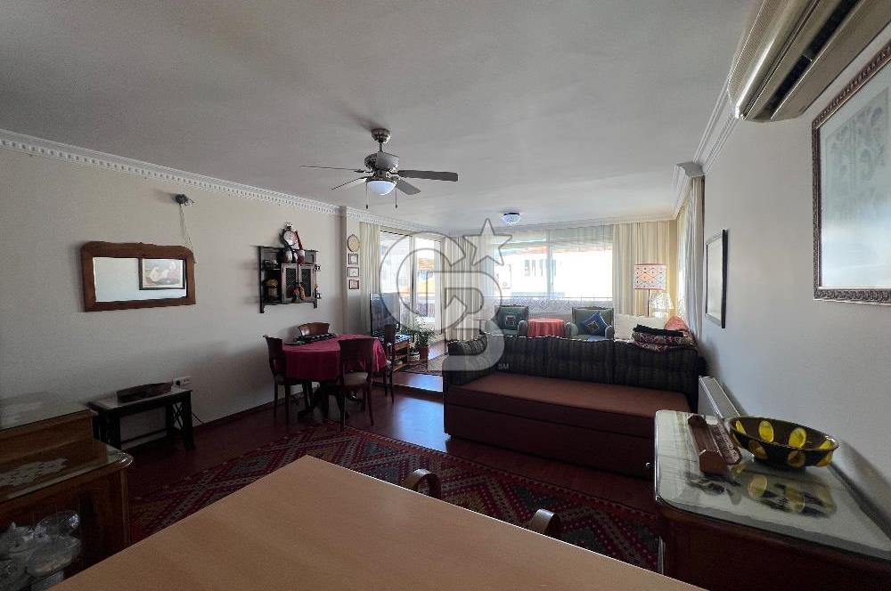 Karşıyaka Donanmacı'da Geniş Teraslı 2+1 Daire 