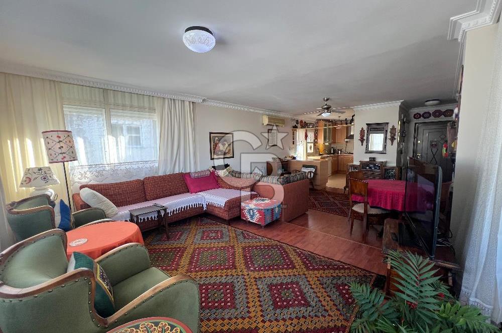 Karşıyaka Donanmacı'da Geniş Teraslı 2+1 Daire 