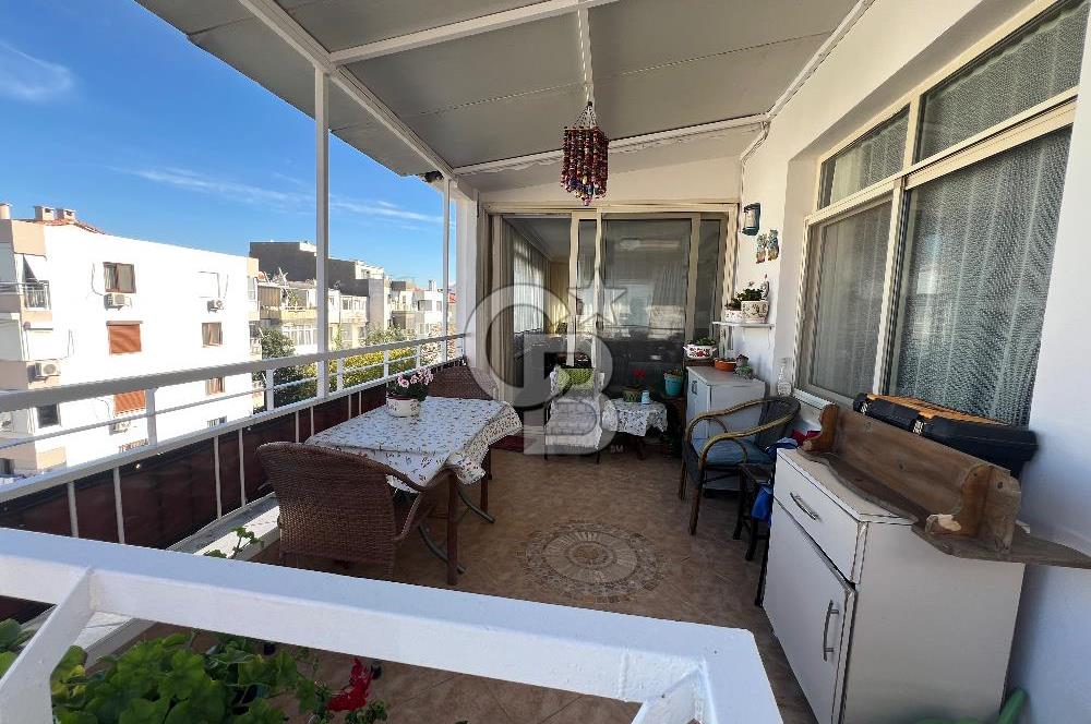 Karşıyaka Donanmacı'da Geniş Teraslı 2+1 Daire 