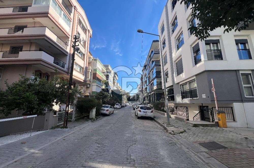 Karşıyaka Donanmacı'da Geniş Teraslı 2+1 Daire 