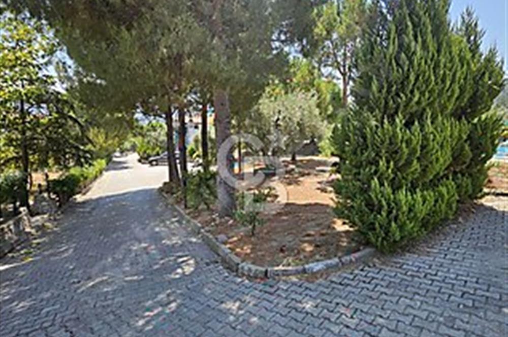 Kemalpaşa Çiniliköy Yaşamkent Sitesinde Satılık Villa