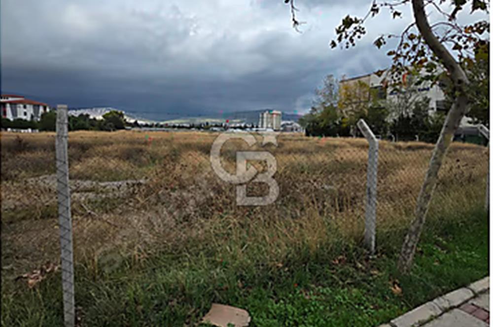 Bornova Forum Yakını Okul İmarlı Arsa