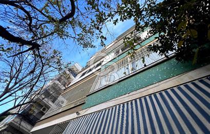 Karşıyaka Donanmacı'da Geniş Teraslı 2+1 Daire 