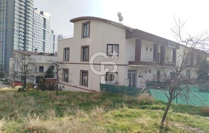 YAŞAMKENT BESA KARİNA ARKASI DOĞA KOLEJİ KARŞISI OTEL VE DÜKKAN KİRACILI SATILIK VİLLA