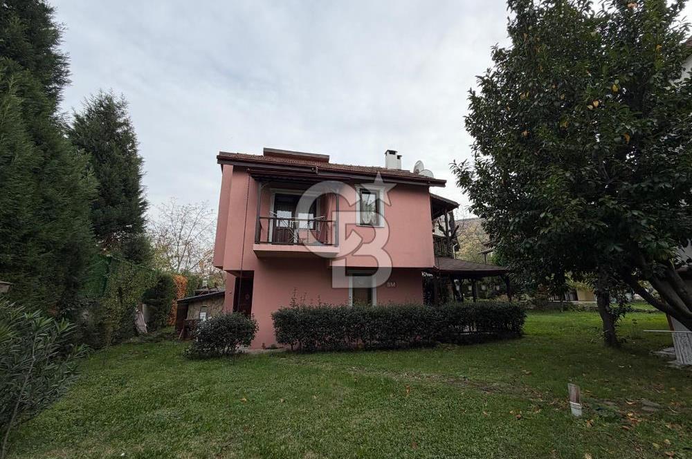 SAPANCADA YEŞİLLİKLER İÇERİSİNDE TRİPLEKS 4+1 EŞYALI VİLLA