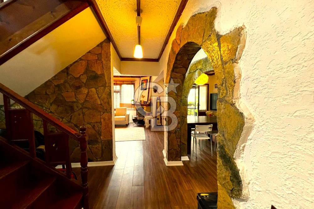 SAPANCADA YEŞİLLİKLER İÇERİSİNDE TRİPLEKS 4+1 EŞYALI VİLLA