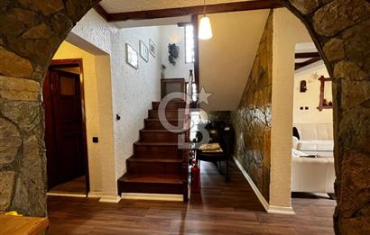 SAPANCADA YEŞİLLİKLER İÇERİSİNDE TRİPLEKS 4+1 EŞYALI VİLLA