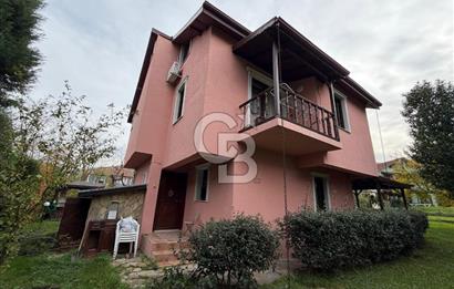 SAPANCADA YEŞİLLİKLER İÇERİSİNDE TRİPLEKS 4+1 EŞYALI VİLLA