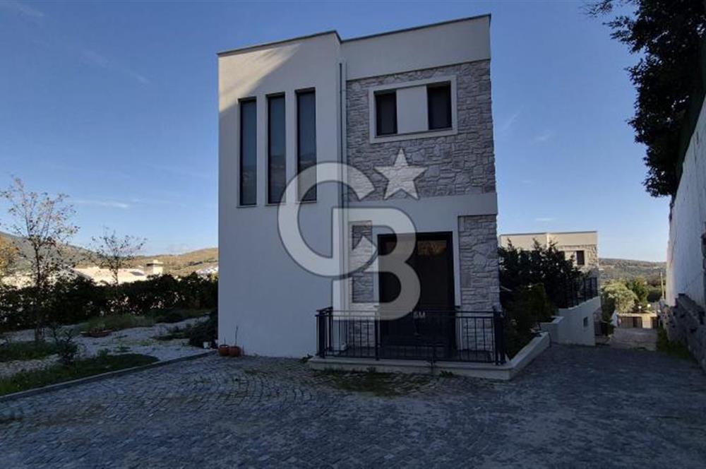 ORTAKENT’TE  SATILIK TAM MÜSTAKİL HAVUZLU VİLLA