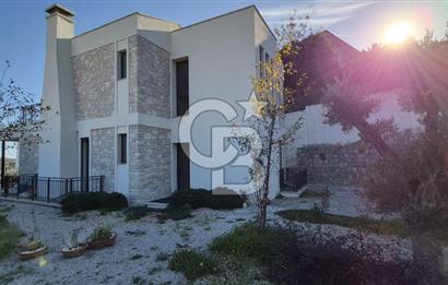 ORTAKENT’TE  SATILIK TAM MÜSTAKİL HAVUZLU VİLLA