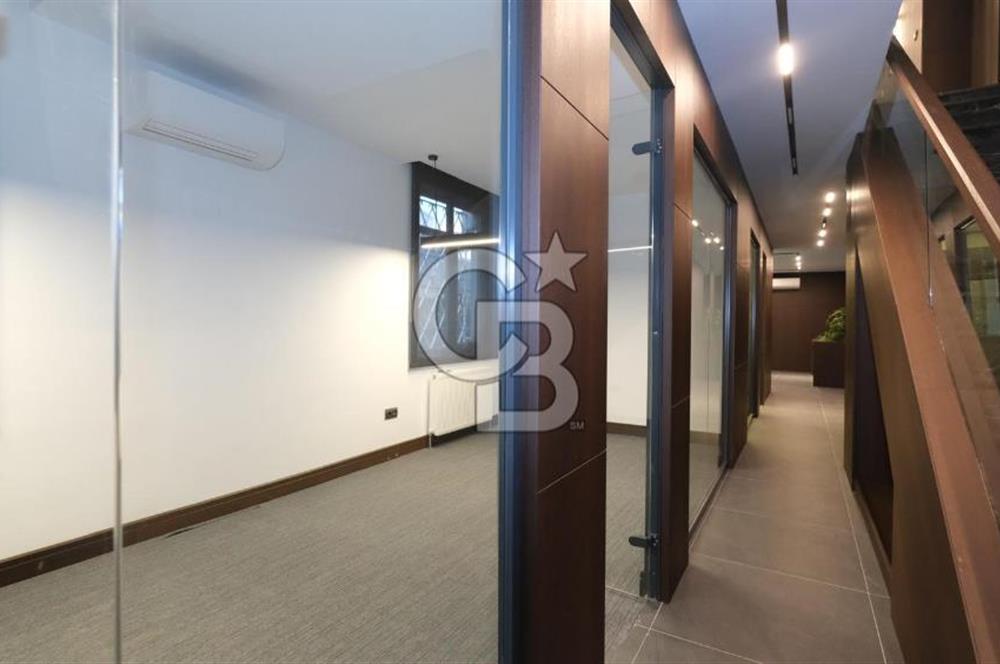 ANKARA UĞUR MUMCU CAD. TABELA DEĞERİ YÜKSEK KİRALIK 3 KATLI OFİS