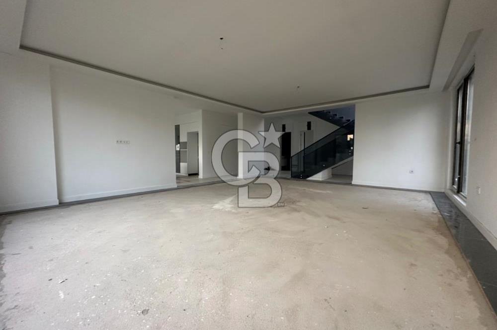 MÜKEMMEL LOKASYONDA İŞ YERİNE DE UYGUN SÜPER VİLLA!"