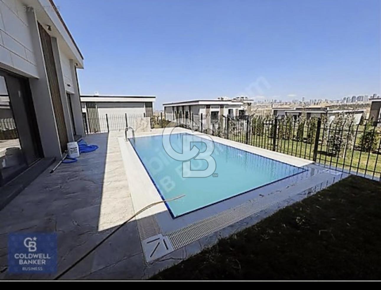 "HAVUZLU, BAHÇELİ ,LÜKS VE KONFORLU VİLLAYA SAHİP OLMA FIRSATI!"