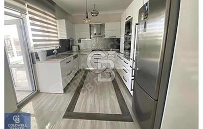 KARŞIYAKA'DA NESİBE AYDINA YÜRÜME MESAFESİNDE MÜSTAKİL VİLLA!