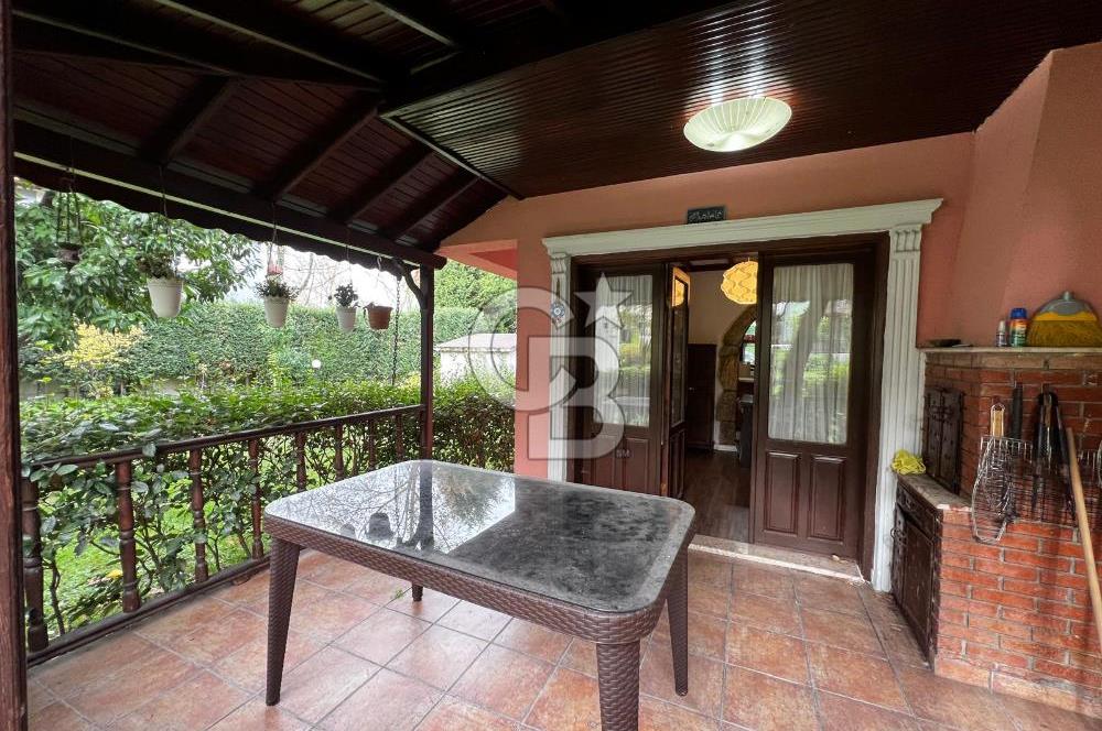 SAPANCADA YEŞİLLİKLER İÇERİSİNDE TRİPLEKS 4+1 EŞYALI VİLLA