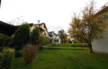 SAPANCADA YEŞİLLİKLER İÇERİSİNDE TRİPLEKS 4+1 EŞYALI VİLLA
