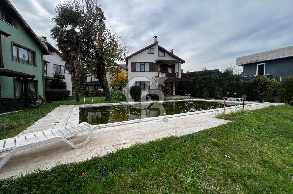 SAPANCADA YEŞİLLİKLER İÇERİSİNDE TRİPLEKS 4+1 EŞYALI VİLLA