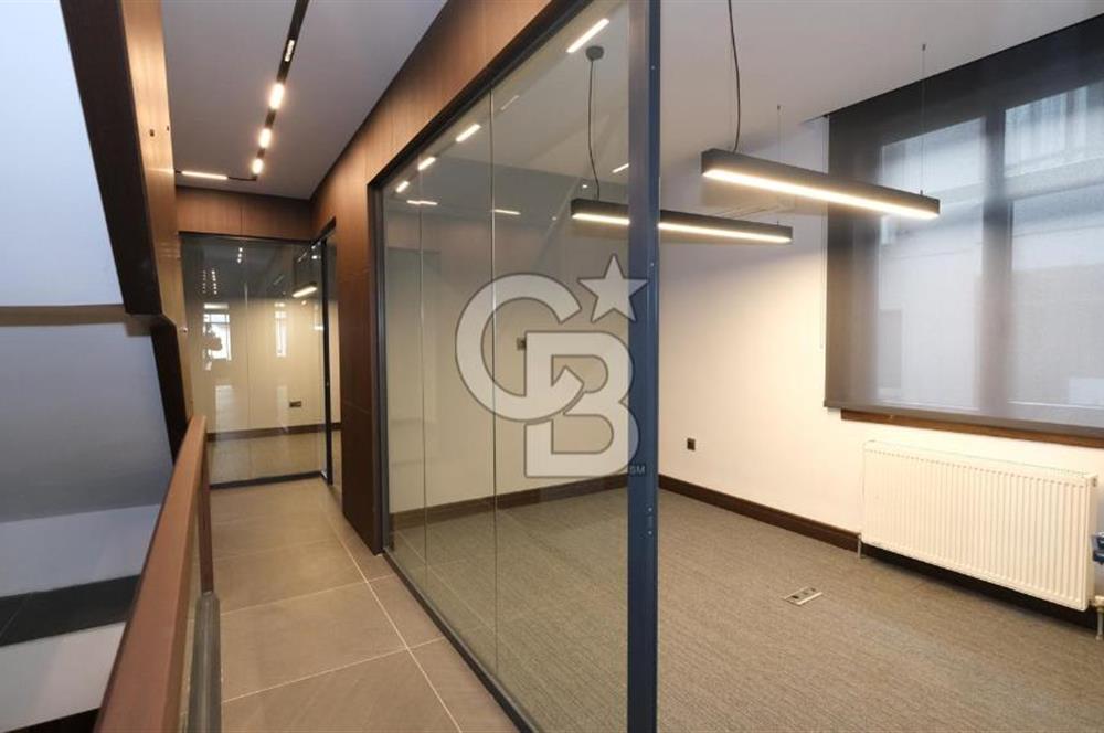 ANKARA UĞUR MUMCU CAD. TABELA DEĞERİ YÜKSEK KİRALIK 3 KATLI OFİS