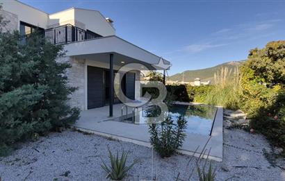 ORTAKENT’TE  SATILIK TAM MÜSTAKİL HAVUZLU VİLLA