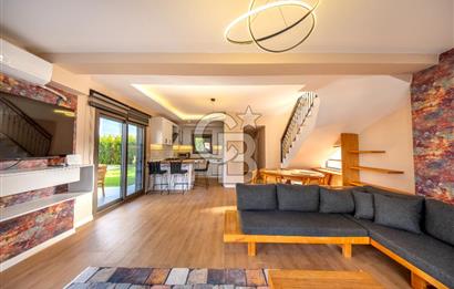 SIĞACIKTA BUTİK SİTEDE EŞYALI SATILIK VİLLA