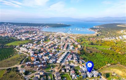 SIĞACIKTA BUTİK SİTEDE EŞYALI SATILIK VİLLA