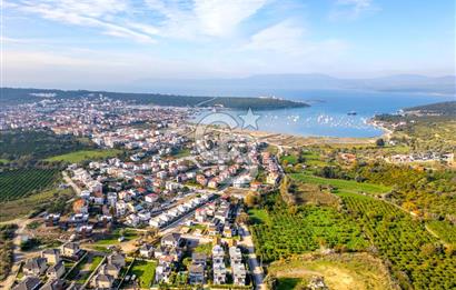 SIĞACIKTA BUTİK SİTEDE EŞYALI SATILIK VİLLA