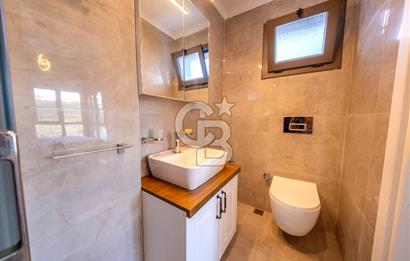 SIĞACIKTA BUTİK SİTEDE EŞYALI SATILIK VİLLA