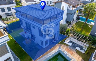 SIĞACIKTA BUTİK SİTEDE EŞYALI SATILIK VİLLA