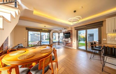 SIĞACIKTA BUTİK SİTEDE EŞYALI SATILIK VİLLA