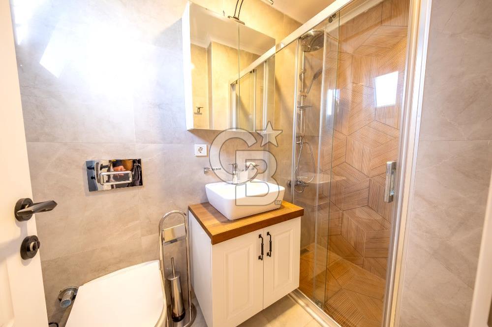 SIĞACIKTA BUTİK SİTEDE EŞYALI SATILIK VİLLA