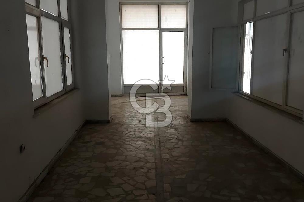 ÇAYIROVA YENİMAHALLE ÜST GEÇİDİNİN KARŞISINDA 5 DÜKKANLIK İŞYERİ