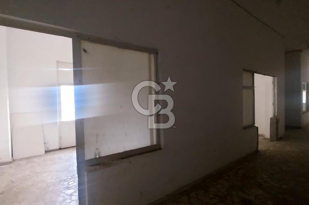 ÇAYIROVA YENİMAHALLE ÜST GEÇİDİNİN KARŞISINDA 5 DÜKKANLIK İŞYERİ