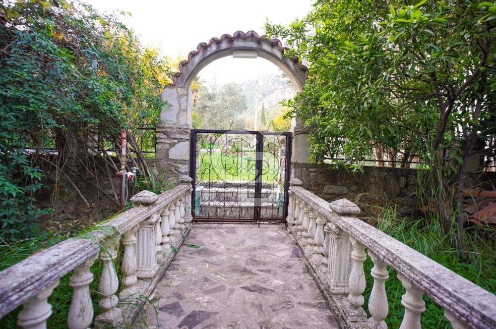 Akyaka Azmak Nehri Kenarında Satılık Villa