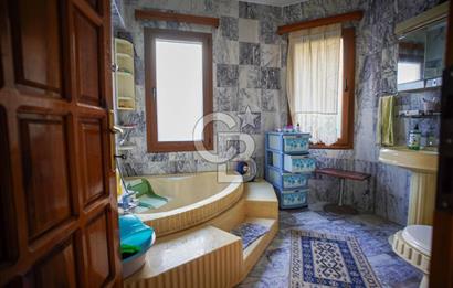 Akyaka Azmak Nehri Kenarında Satılık Villa