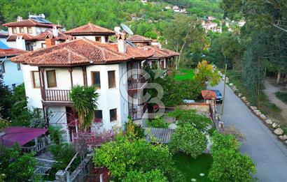 Akyaka Azmak Nehri Kenarında Satılık Villa