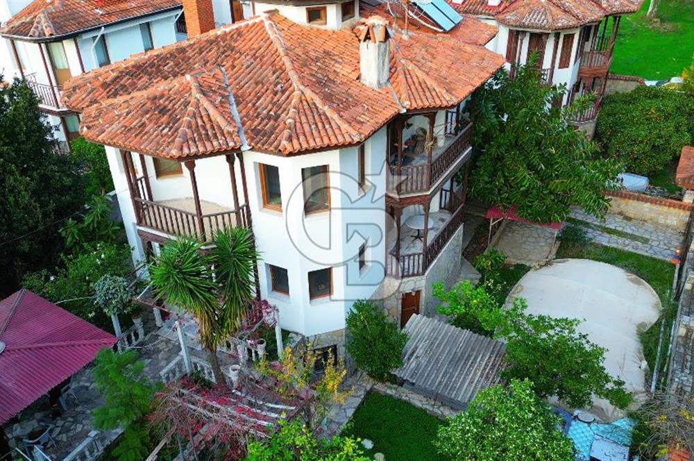 Akyaka Azmak Nehri Kenarında Satılık Villa
