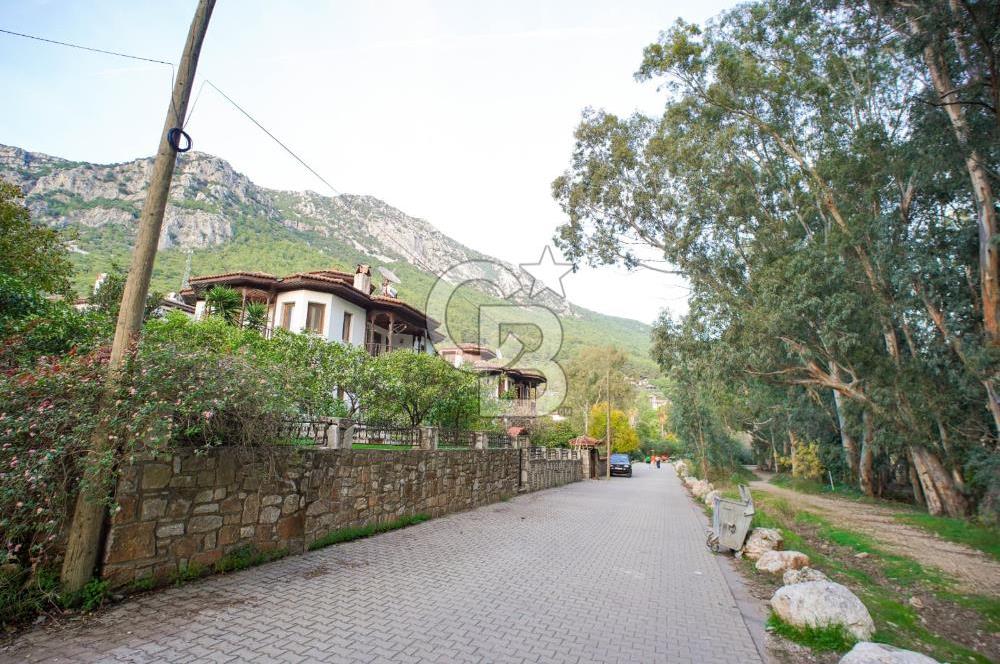 Akyaka Azmak Nehri Kenarında Satılık Villa