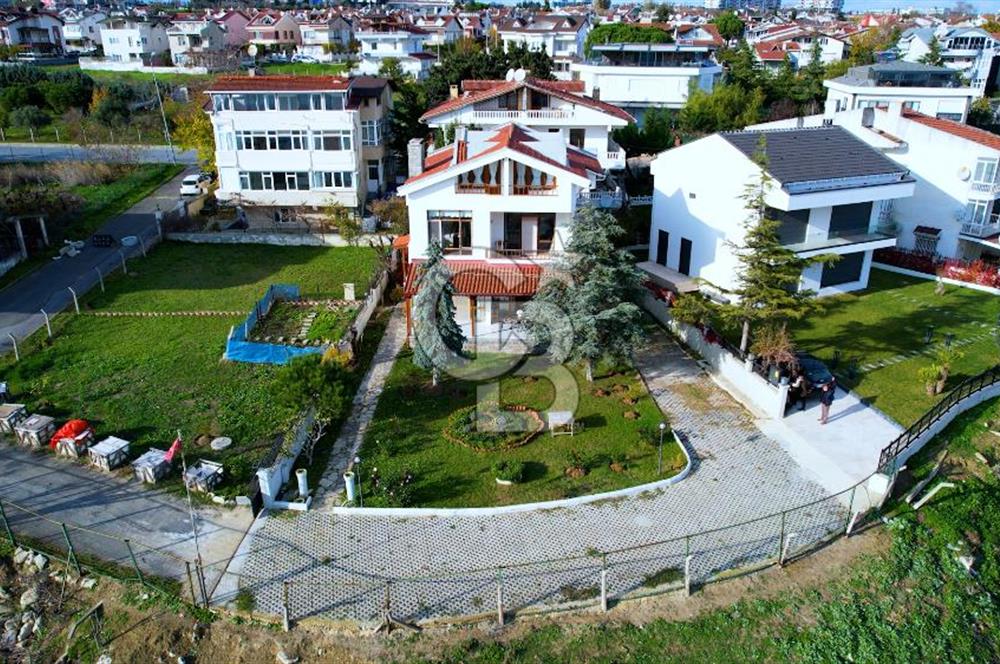 Önü Kapanmaz Deniz Manzaralı Köşe Parsel Satılık Müstakil Villa