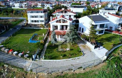 Önü Kapanmaz Deniz Manzaralı Köşe Parsel Satılık Müstakil Villa