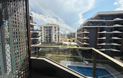 ÇİĞLİ BALATÇIK AZEL DELUXE SİTESİ'NDE HAVUZ CEPHELİ LÜKS SATILIK 2+1 DAİRE