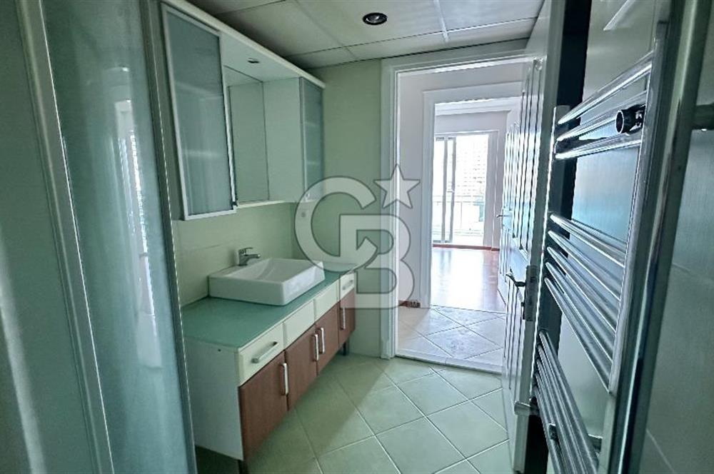 ATIF BEY SİTESİNDE HAVUZ MANZARALI 3+1 SATILIK DAİRE