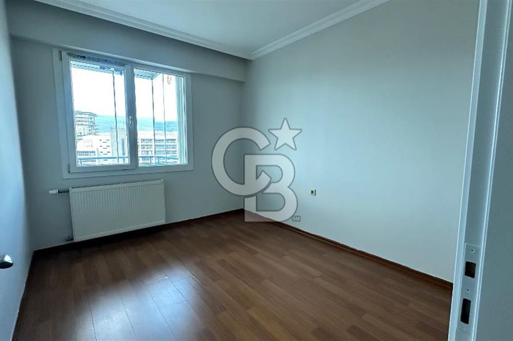 ATIF BEY SİTESİNDE HAVUZ MANZARALI 3+1 SATILIK DAİRE
