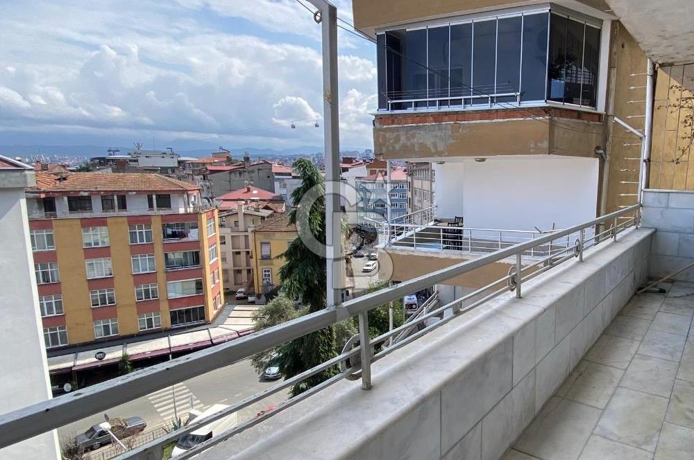 FİDANGÖR CADDESİNDE DENİZ MANZARALI SATILIK DAİRE