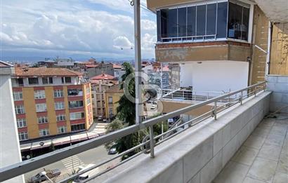 FİDANGÖR CADDESİNDE DENİZ MANZARALI SATILIK DAİRE