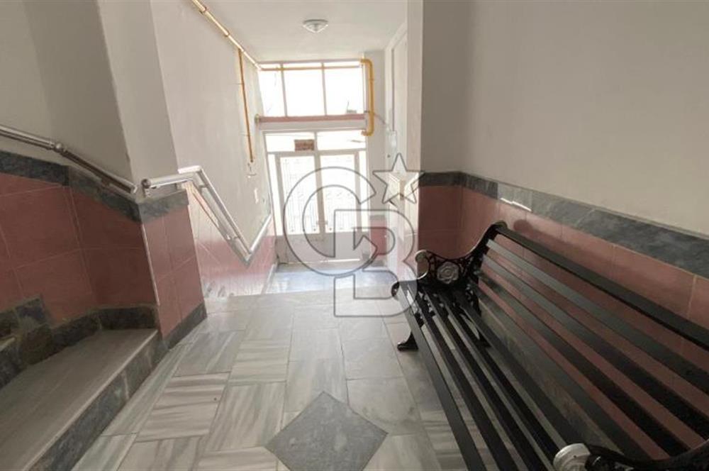 FİDANGÖR CADDESİNDE DENİZ MANZARALI SATILIK DAİRE