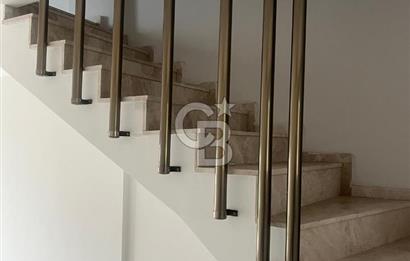 izmir Eskifoça Kazımdirik'de Yılın son fırsatı Köşe Dubleks Villa