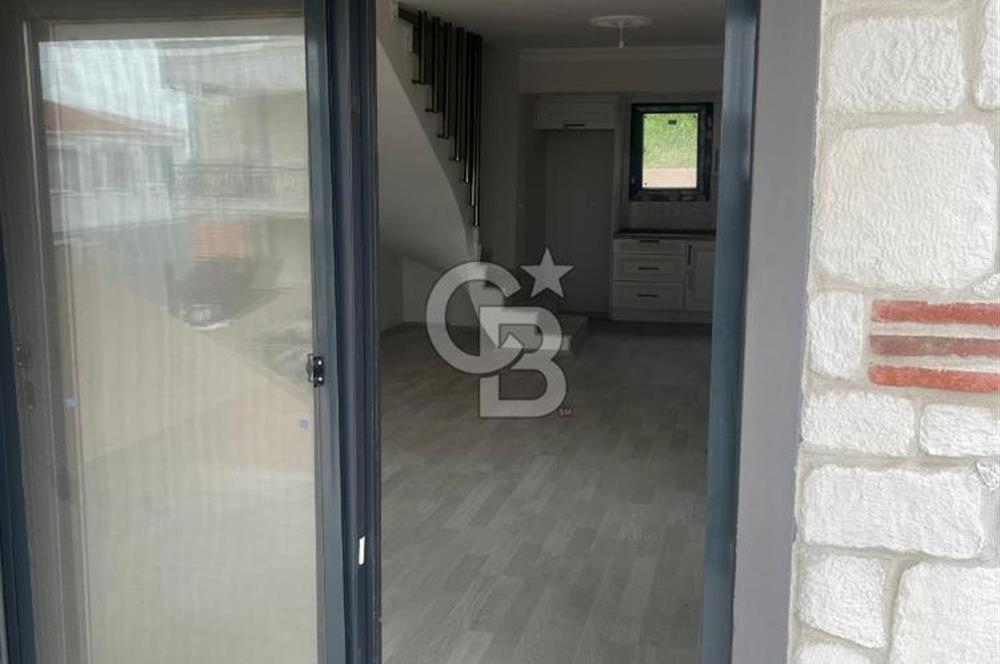 izmir Eskifoça Kazımdirik'de Yılın son fırsatı Köşe Dubleks Villa