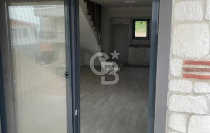 izmir Eskifoça Kazımdirik'de Yılın son fırsatı Köşe Dubleks Villa